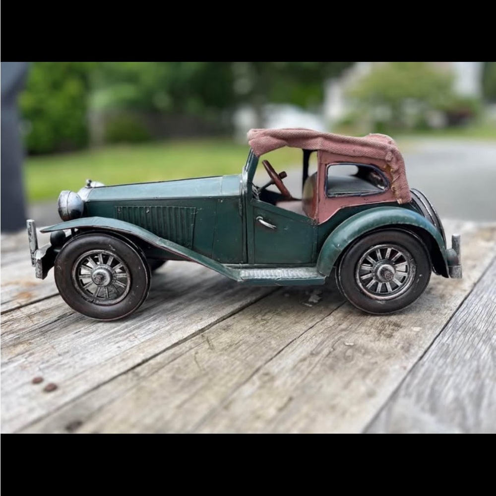 Interlude 1928 Metal Roadster